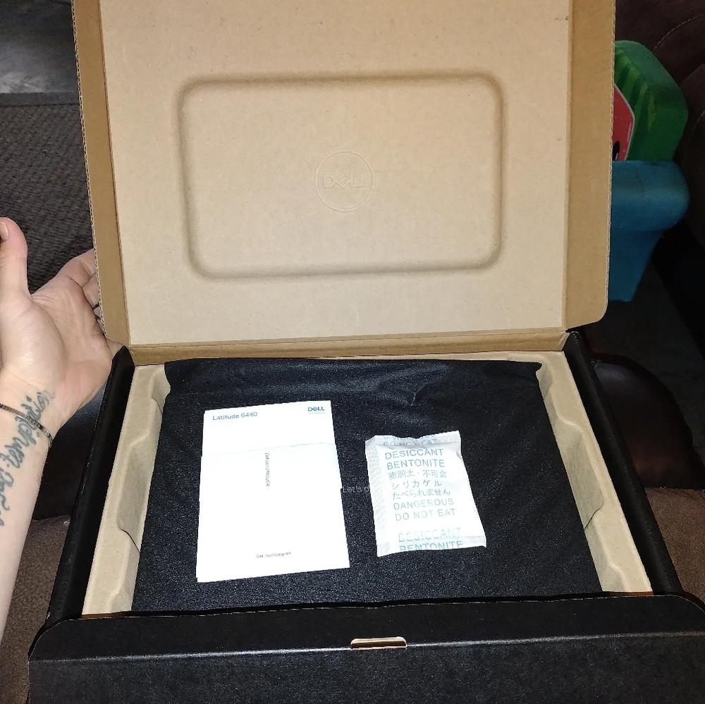 BRAND NEW DELL LATITUDE 5440 LAPTOP WITH BRAND NEW DELL CARRY BAG